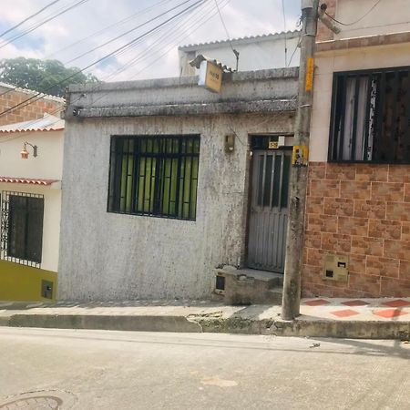 Hostal La 18 Pereira Kültér fotó